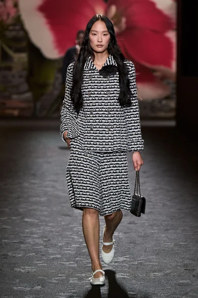 Look 44